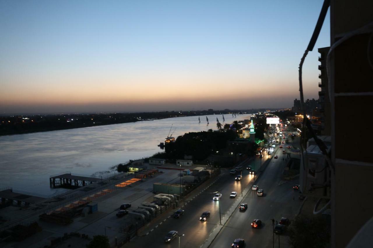 Maadi, Direct Nile River View From All Rooms Kairo Bagian luar foto
