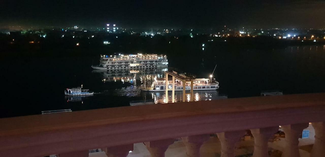 Maadi, Direct Nile River View From All Rooms Kairo Bagian luar foto
